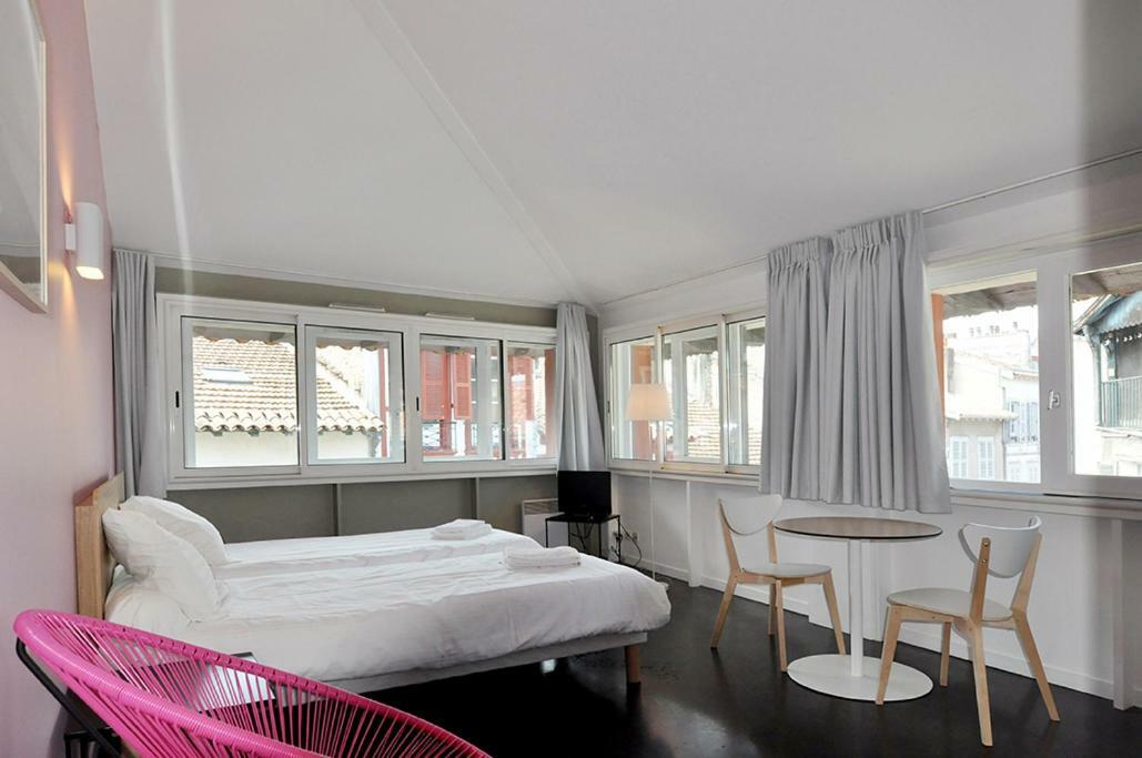 Temporesidence Chateauneuf Bayonne Exterior photo